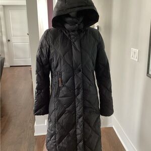 Women's Quilted Down coat with snap off hood. Purchased in Germany & really warm